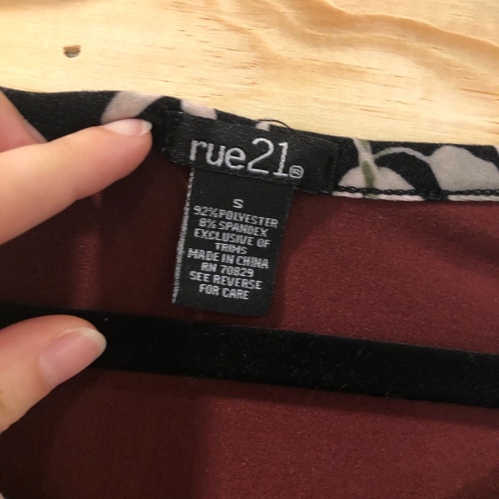 Rue 21 long sleeve top - Picture 3 of 4